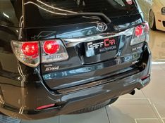 TOYOTA HILUX SW4 3.0 SRV 4X4 16V TURBO INTERCOOLER 2011/2012 GRIFFCAR MULTIMARCAS DOIS IRMÃOS / Carros no Vale