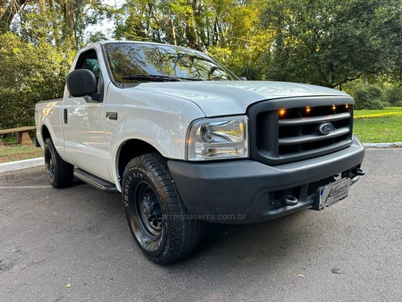 FORD F-250 4.2 XL 4X2 CS TURBO INTERCOOLER 2001/2001 KASPER VEÍCULOS DOIS IRMÃOS / Carros no Vale