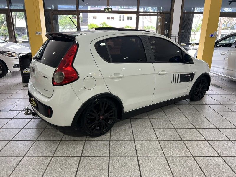 FIAT PALIO 1.6 MPI SPORTING 16V 2013/2014 PRIME MULTIMARCAS CAXIAS DO SUL / Carros no Vale