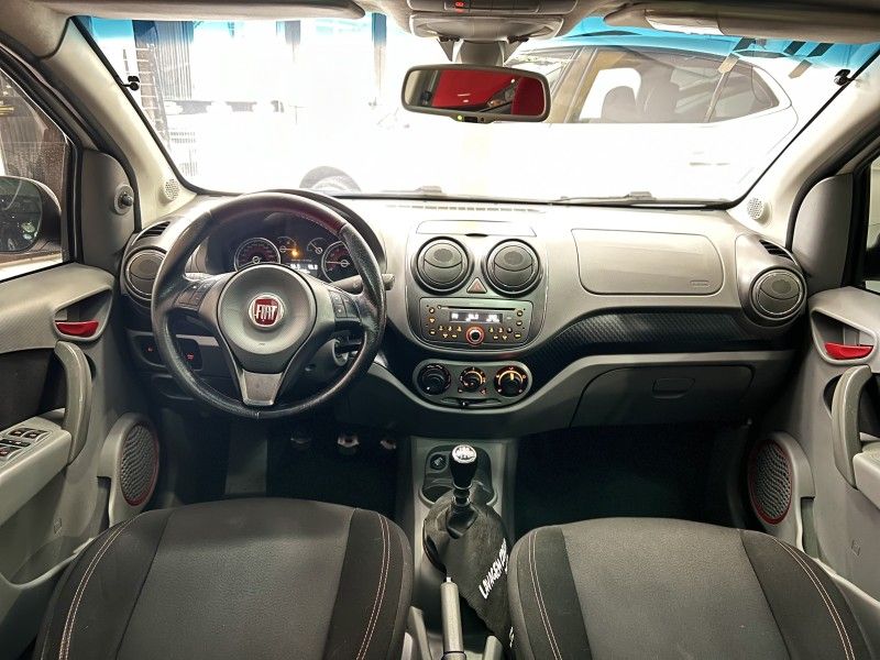 FIAT PALIO 1.6 MPI SPORTING 16V 2013/2014 PRIME MULTIMARCAS CAXIAS DO SUL / Carros no Vale