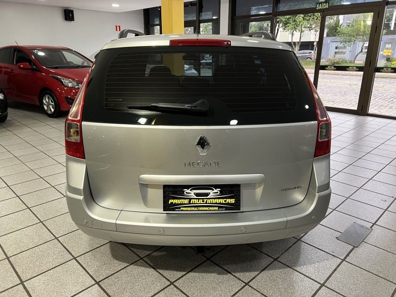 RENAULT MÉGANE 1.6 DYNAMIQUE GRAND TOUR 16V 2013/2013 PRIME MULTIMARCAS CAXIAS DO SUL / Carros no Vale