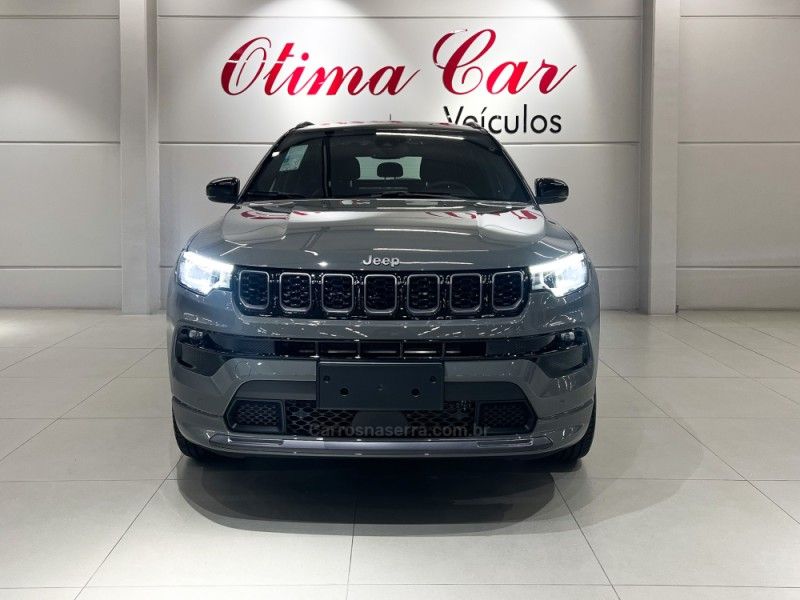 JEEP COMPASS 1.3 SERIE S T270 16V TURBO 2024/2025 ÓTIMA CAR FLORES DA CUNHA / Carros no Vale