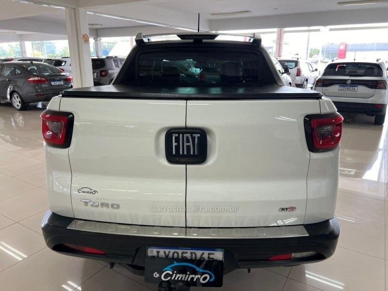 FIAT TORO 2.0 16V TURBO VOLCANO 4WD 2016/2017 CIMIRRO AUTOMÓVEIS TAQUARA / Carros no Vale