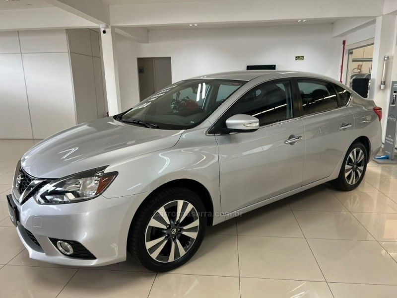 NISSAN SENTRA 2.0 SV 16V 2017/2017 CIMIRRO AUTOMÓVEIS TAQUARA / Carros no Vale