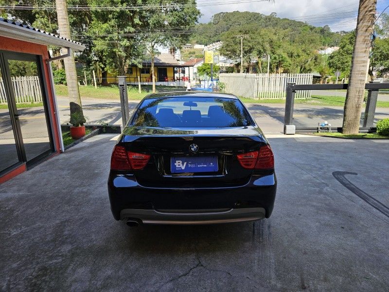 BMW 318I 2.0 SEDAN 16V 2012/2012 LV MULTIMARCAS CAXIAS DO SUL / Carros no Vale