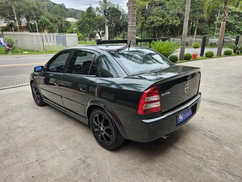 CHEVROLET ASTRA 2.0 MPFI ADVANTAGE 8V 2011/2011 LV MULTIMARCAS CAXIAS DO SUL / Carros no Vale