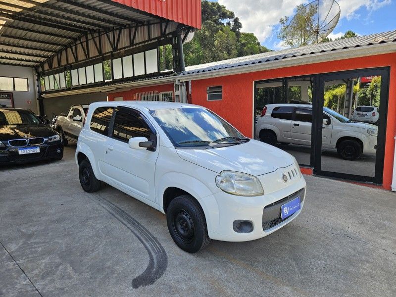 FIAT UNO 1.0 EVO VIVACE 8V 2012/2012 LV MULTIMARCAS CAXIAS DO SUL / Carros no Vale