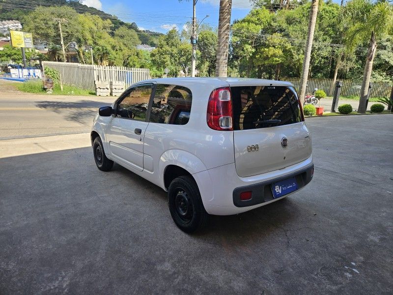 FIAT UNO 1.0 EVO VIVACE 8V 2012/2012 LV MULTIMARCAS CAXIAS DO SUL / Carros no Vale