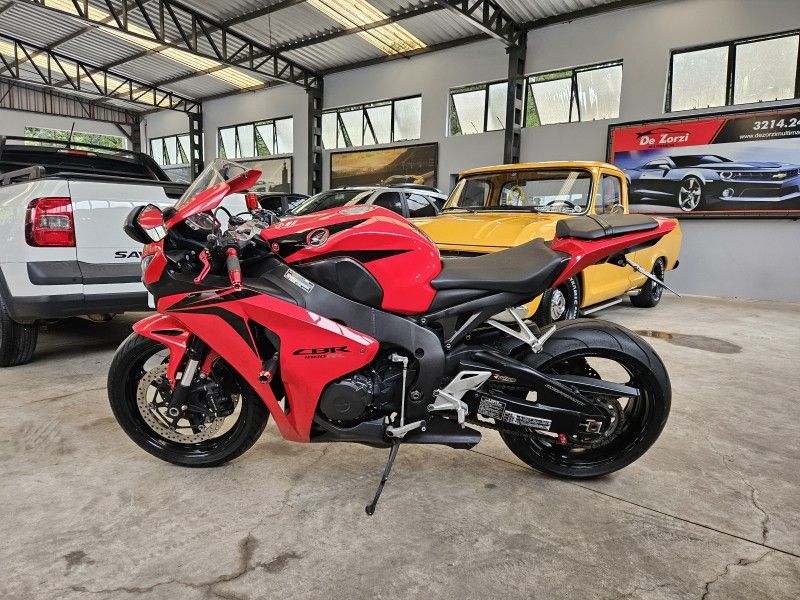 Honda Motos CBR 1000RR FIREBLADE 2008/2008 LV MULTIMARCAS CAXIAS DO SUL / Carros no Vale