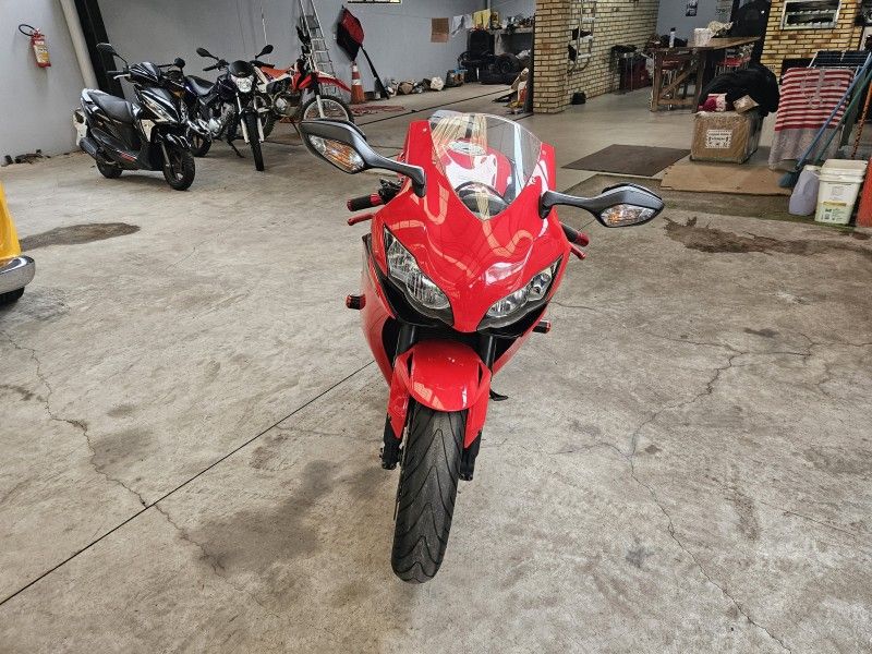 Honda Motos CBR 1000RR FIREBLADE 2008/2008 LV MULTIMARCAS CAXIAS DO SUL / Carros no Vale