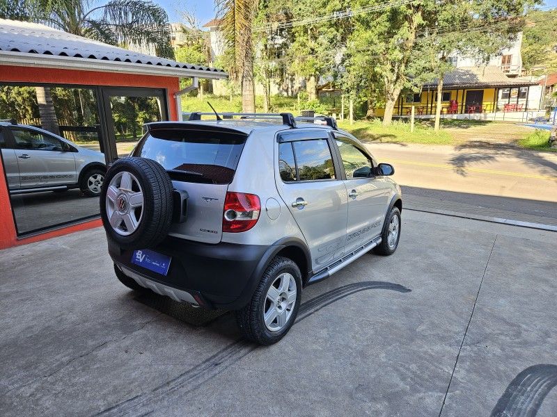 VOLKSWAGEN CROSSFOX 1.6 MI 8V 2008/2008 LV MULTIMARCAS CAXIAS DO SUL / Carros no Vale