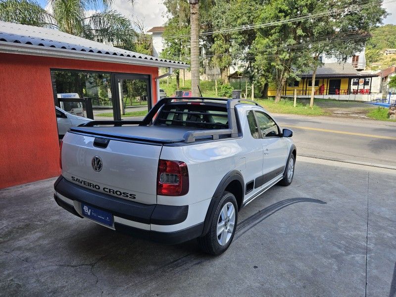 VOLKSWAGEN SAVEIRO 1.6 CROSS CE 8V 2013/2013 LV MULTIMARCAS CAXIAS DO SUL / Carros no Vale