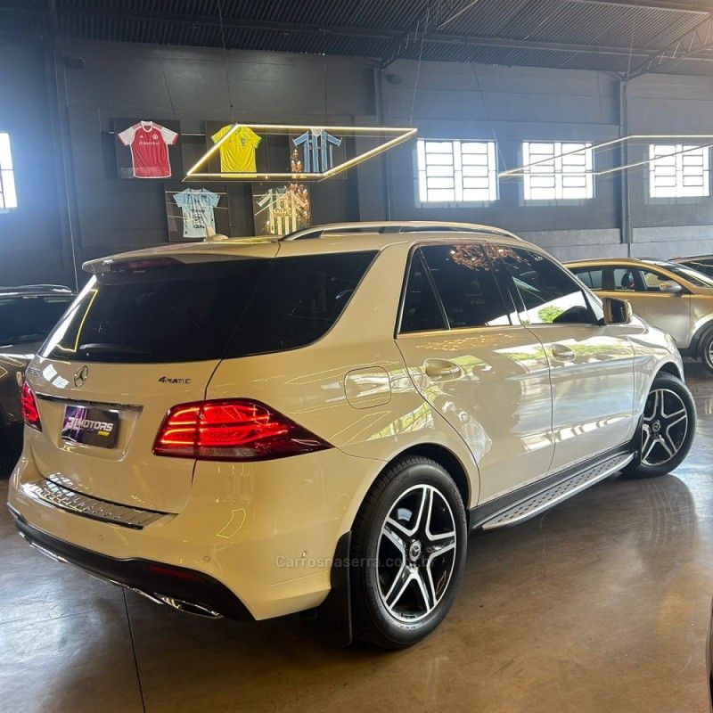 MERCEDES-BENZ GLE 350D 3.0 V6 BLUETEC FAMILY 4MATIC 9G-TRONIC 2018/2018 DL MOTORS LAJEADO / Carros no Vale