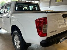 NISSAN FRONTIER 2.3 S 16V 4X4 CD TURBO 2022/2022 DL MOTORS LAJEADO / Carros no Vale