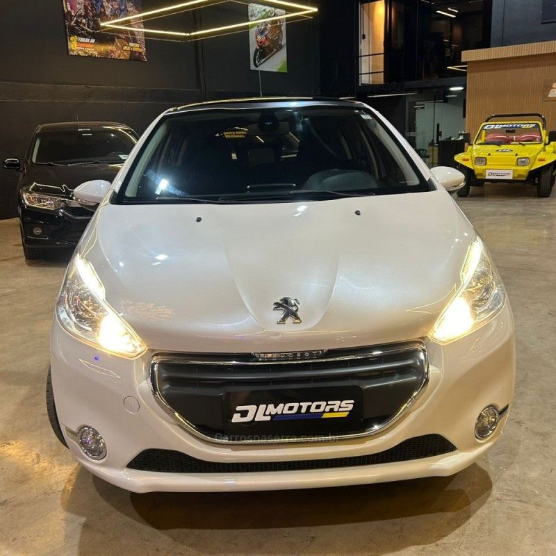 PEUGEOT 208 1.6 GRIFFE 16V 2014/2014 DL MOTORS LAJEADO / Carros no Vale