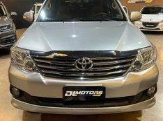 TOYOTA HILUX SW4 2.7 SR 4X2 16V 2015/2015 DL MOTORS LAJEADO / Carros no Vale