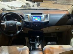 TOYOTA HILUX SW4 2.7 SR 4X2 16V 2015/2015 DL MOTORS LAJEADO / Carros no Vale