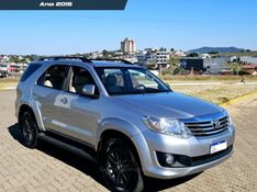 TOYOTA HILUX SW4 2.7 SR 4X2 16V 2015/2015 DL MOTORS LAJEADO / Carros no Vale