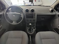 FORD FIESTA 1.0 MPI SEDAN 8V 2006/2006 AWD MULTIMARCAS LAJEADO / Carros no Vale