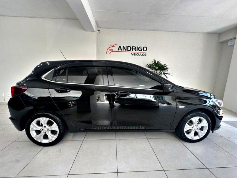 CHEVROLET ONIX 1.0PREMIER PLUS 12V TURBO 2020/2021 ANDRIGO VEÍCULOS CAXIAS DO SUL / Carros no Vale