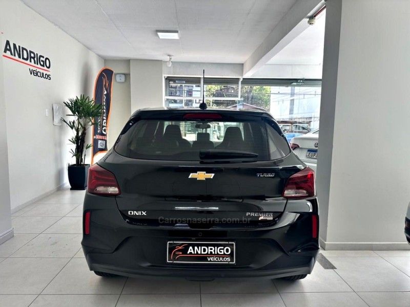 CHEVROLET ONIX 1.0PREMIER PLUS 12V TURBO 2020/2021 ANDRIGO VEÍCULOS CAXIAS DO SUL / Carros no Vale