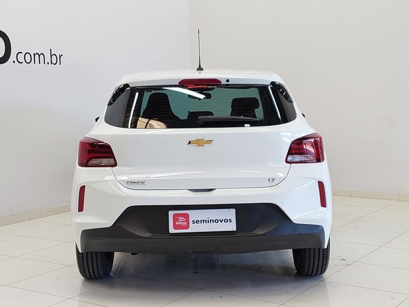 Chevrolet ONIX 1.0 FLEX LT MANUAL 2020/2021 BETIOLO NOVOS E SEMINOVOS LAJEADO / Carros no Vale