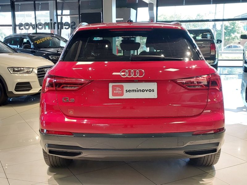 Audi Q3 1.4 35 TFSI GASOLINA BLACK S TRONIC 2021/2021 BETIOLO NOVOS E SEMINOVOS LAJEADO / Carros no Vale