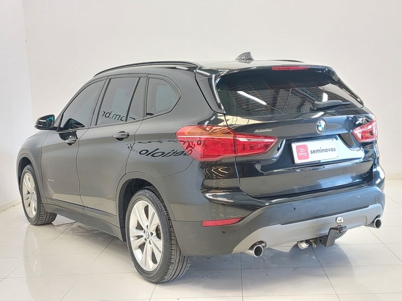 BMW X1 2.0 16V TURBO ACTIVEFLEX SDRIVE20I 4P AUTOMÁTICO 2016/2017 BETIOLO NOVOS E SEMINOVOS LAJEADO / Carros no Vale