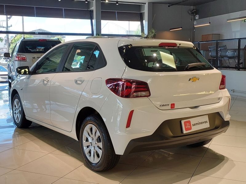 Chevrolet ONIX 1.0 FLEX LT MANUAL 2022/2023 BETIOLO NOVOS E SEMINOVOS LAJEADO / Carros no Vale