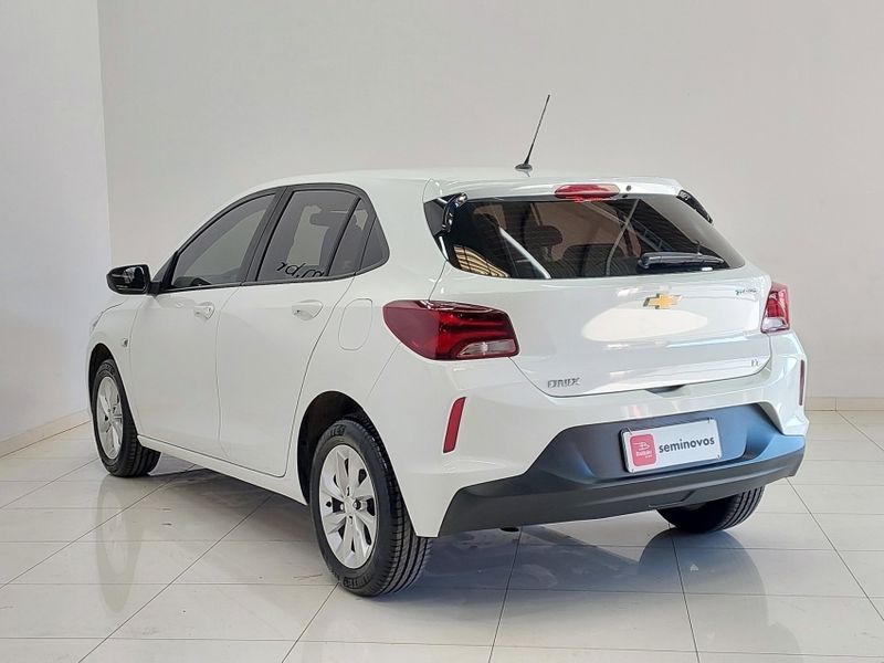 Chevrolet ONIX 1.0 TURBO FLEX LT AUTOMÁTICO 2021/2022 BETIOLO NOVOS E SEMINOVOS LAJEADO / Carros no Vale