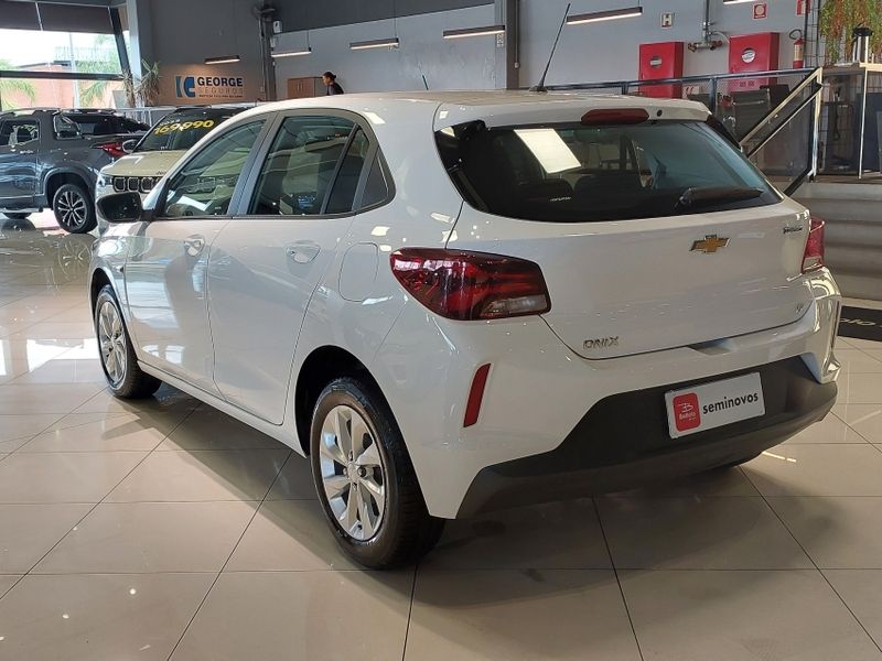 Chevrolet ONIX 1.0 TURBO FLEX LT AUTOMÁTICO 2021/2021 BETIOLO NOVOS E SEMINOVOS LAJEADO / Carros no Vale