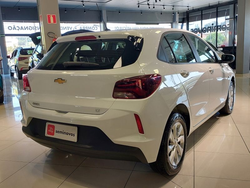 Chevrolet ONIX 1.0 TURBO FLEX LT AUTOMÁTICO 2022/2023 BETIOLO NOVOS E SEMINOVOS LAJEADO / Carros no Vale