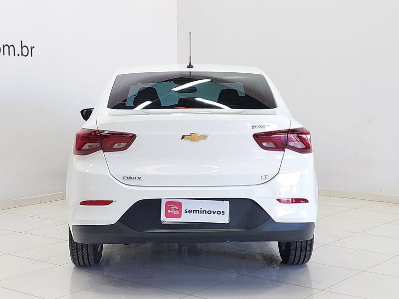 Chevrolet ONIX 1.0 TURBO FLEX PLUS LT AUTOMÁTICO 2022/2023 BETIOLO NOVOS E SEMINOVOS LAJEADO / Carros no Vale