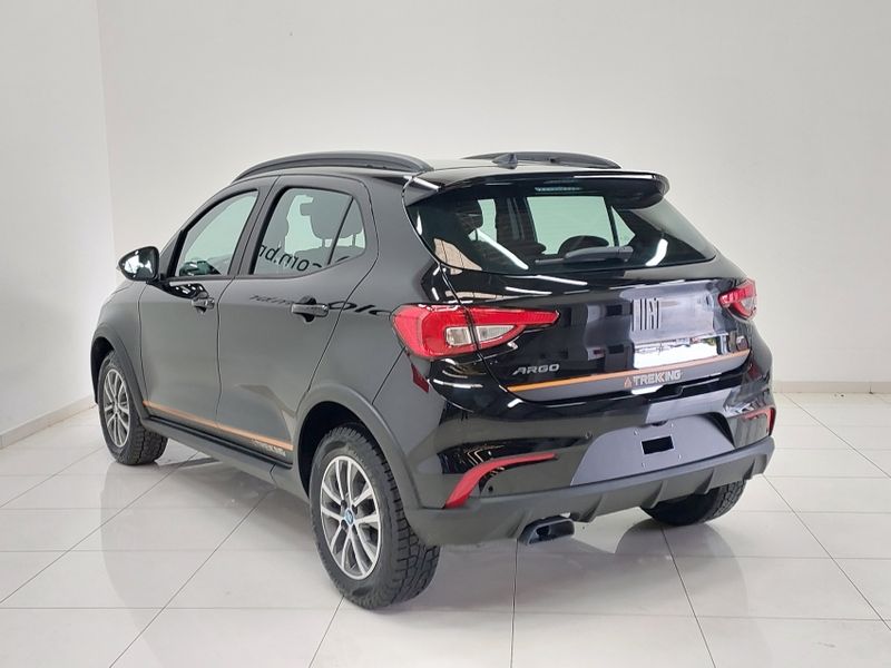 Fiat ARGO 1.3 FIREFLY FLEX TREKKING CVT 2024/2025 BETIOLO NOVOS E SEMINOVOS LAJEADO / Carros no Vale