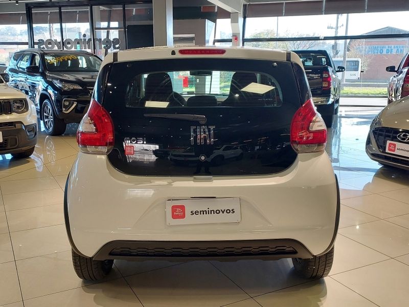 Fiat MOBI 1.0 EVO FLEX LIKE MANUAL 2021/2022 BETIOLO NOVOS E SEMINOVOS LAJEADO / Carros no Vale