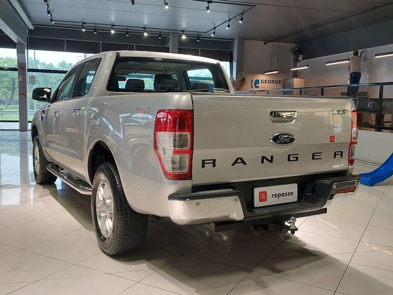 Ford RANGER 3.2 XLT 4X4 CD 20V DIESEL 4P AUTOMÁTICO 2014/2015 BETIOLO NOVOS E SEMINOVOS LAJEADO / Carros no Vale