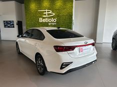 KIA CERATO 2.0 16V FLEX EX AUTOMÁTICO 2021/2022 BETIOLO NOVOS E SEMINOVOS LAJEADO / Carros no Vale