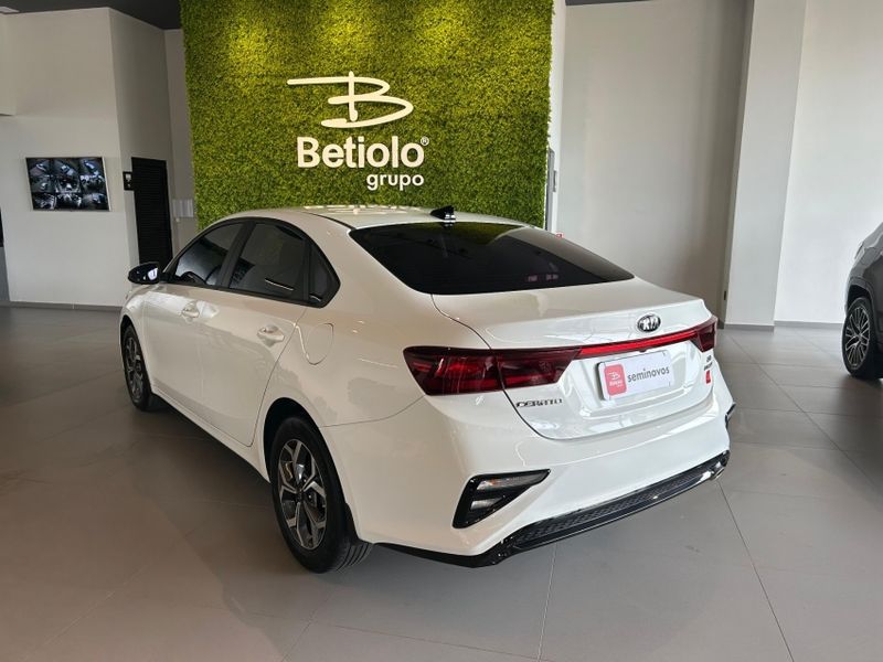 KIA CERATO 2.0 16V FLEX EX AUTOMÁTICO 2021/2022 BETIOLO NOVOS E SEMINOVOS LAJEADO / Carros no Vale