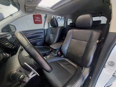 Mitsubishi OUTLANDER 2.2 4X4 16V DIESEL 4P AUTOMÁTICO 2015/2016 BETIOLO NOVOS E SEMINOVOS LAJEADO / Carros no Vale