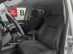 Toyota HILUX 2.7 SR 4X2 CD 16V FLEX 4P MANUAL 2018/2018 BETIOLO NOVOS E SEMINOVOS LAJEADO / Carros no Vale