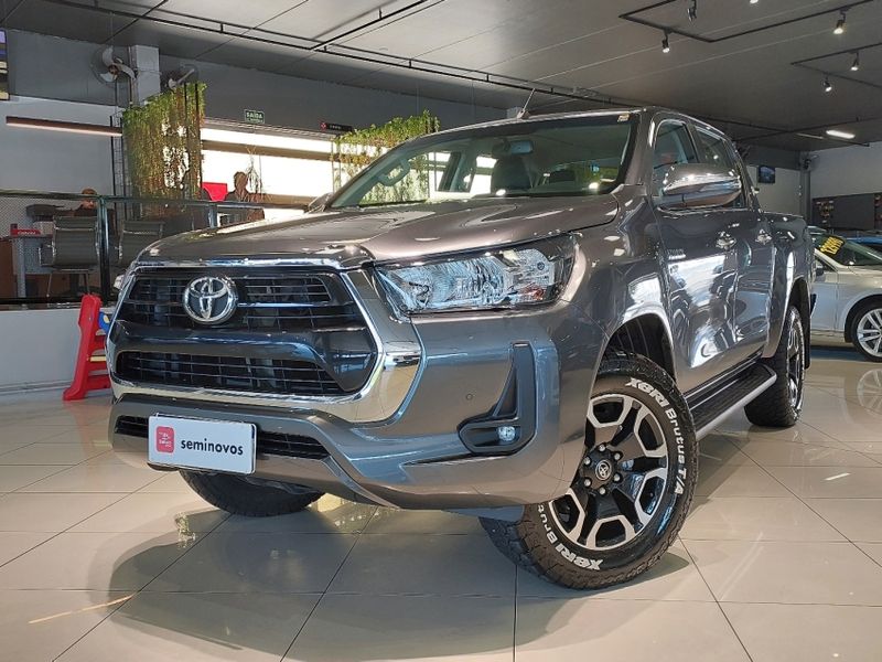 Toyota HILUX 2.7 VVT-i FLEX CD SRV 4X4 AUTOMÁTICO 2021/2021 BETIOLO NOVOS E SEMINOVOS LAJEADO / Carros no Vale