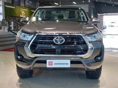 Toyota HILUX 2.7 VVT-i FLEX CD SRV 4X4 AUTOMÁTICO 2021/2021 BETIOLO NOVOS E SEMINOVOS LAJEADO / Carros no Vale