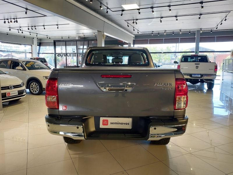 Toyota HILUX 2.7 VVT-i FLEX CD SRV 4X4 AUTOMÁTICO 2021/2021 BETIOLO NOVOS E SEMINOVOS LAJEADO / Carros no Vale