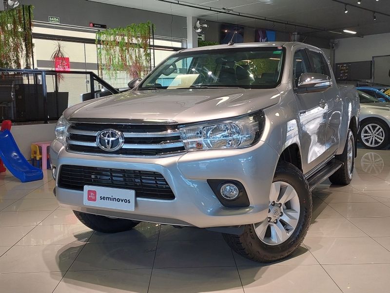 Toyota HILUX 2.8 SR 4X4 CD 16V DIESEL 4P AUTOMÁTICO 2017/2017 BETIOLO NOVOS E SEMINOVOS LAJEADO / Carros no Vale