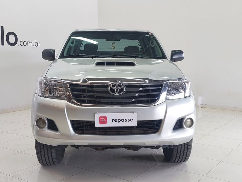 Toyota HILUX 3.0 STD 4X4 CD 16V TURBO INTERCOOLER DIESEL 4P MANUAL 2013/2013 BETIOLO NOVOS E SEMINOVOS LAJEADO / Carros no Vale