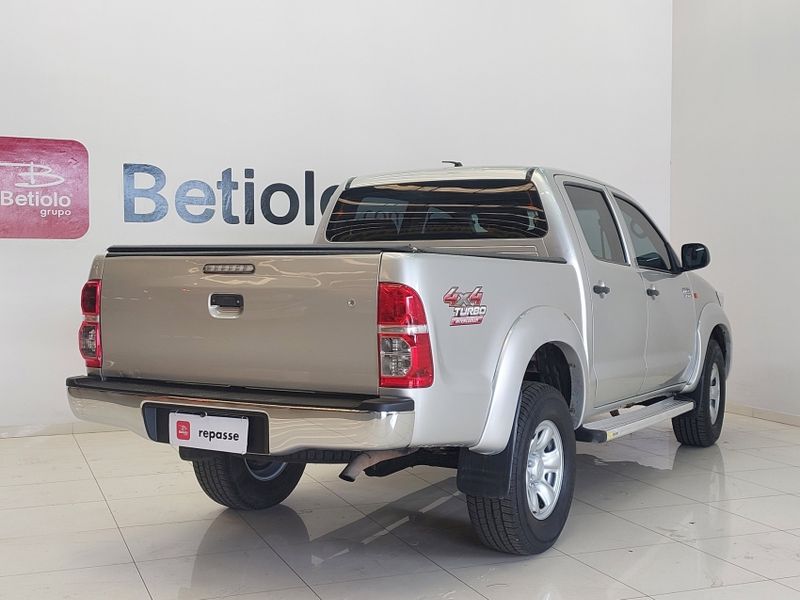 Toyota HILUX 3.0 STD 4X4 CD 16V TURBO INTERCOOLER DIESEL 4P MANUAL 2013/2013 BETIOLO NOVOS E SEMINOVOS LAJEADO / Carros no Vale