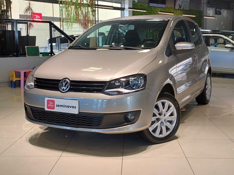 Volkswagen FOX 1.0 MI 8V FLEX 4P MANUAL 2013/2013 BETIOLO NOVOS E SEMINOVOS LAJEADO / Carros no Vale