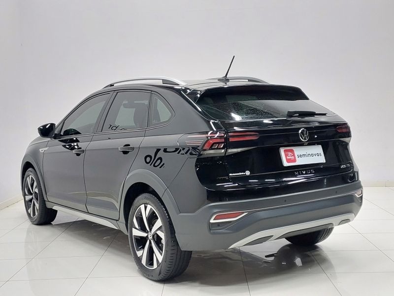 Volkswagen NIVUS 1.0 200 TSI TOTAL FLEX HIGHLINE AUTOMÁTICO 2022/2022 BETIOLO NOVOS E SEMINOVOS LAJEADO / Carros no Vale