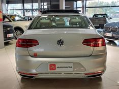 Volkswagen PASSAT 2.0 16V TSI BLUEMOTION GASOLINA HIGHLINE 4P DSG 2018/2018 BETIOLO NOVOS E SEMINOVOS LAJEADO / Carros no Vale