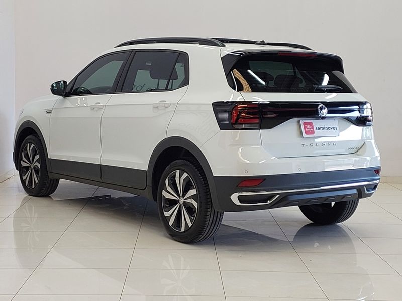 Volkswagen T-CROSS 1.0 200 TSI TOTAL FLEX COMFORTLINE AUTOMÁTICO 2020/2021 BETIOLO NOVOS E SEMINOVOS LAJEADO / Carros no Vale